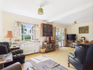 Sitting Room- click for photo gallery